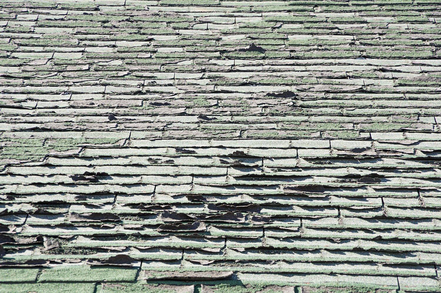 asphalt roof decaying